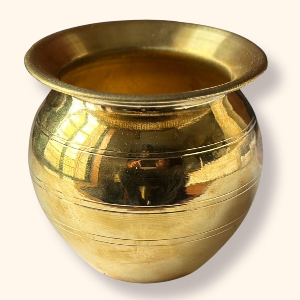 HALDI MEHENDI SHAADI Brass Kalash 500ml for Krishna Pooja, Ganesh Lakshmi Poojan, Diwali Decoration Mandir, Wedding Return Gift Lota Kalasam Chembu (10cm)